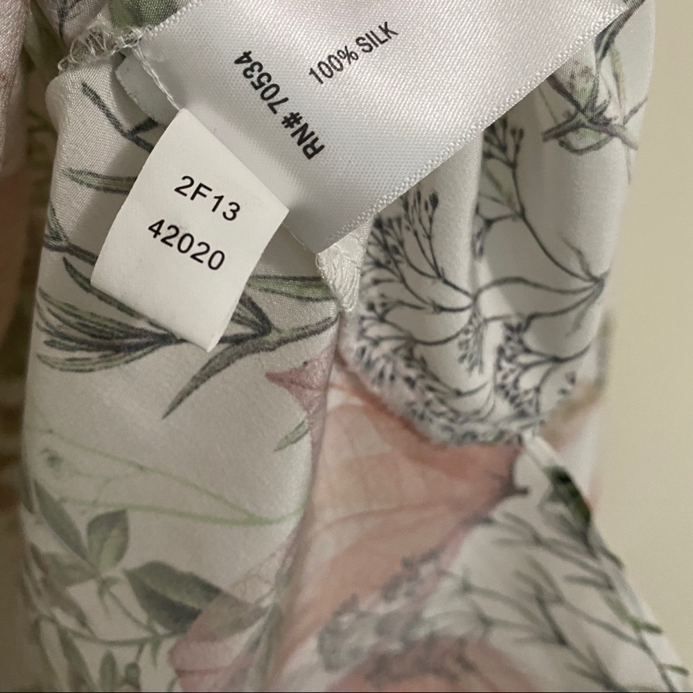 Orvis Women's 100% Silk Floral Button Up Blouse - Picture 14 of 14